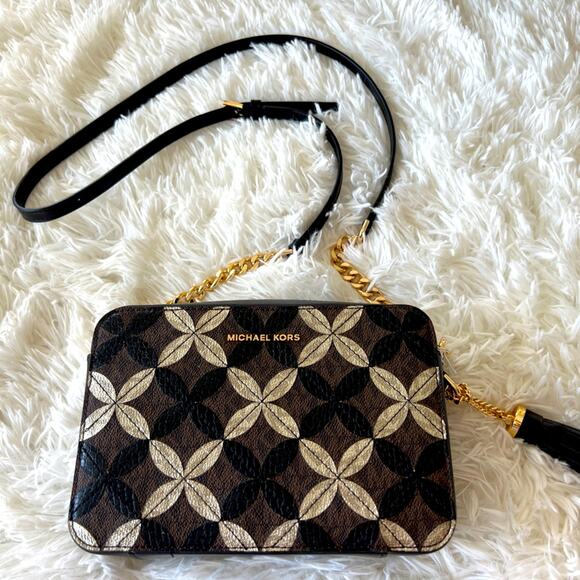Michael Kors Camera Crossbody Bag - Picture 1 of 8